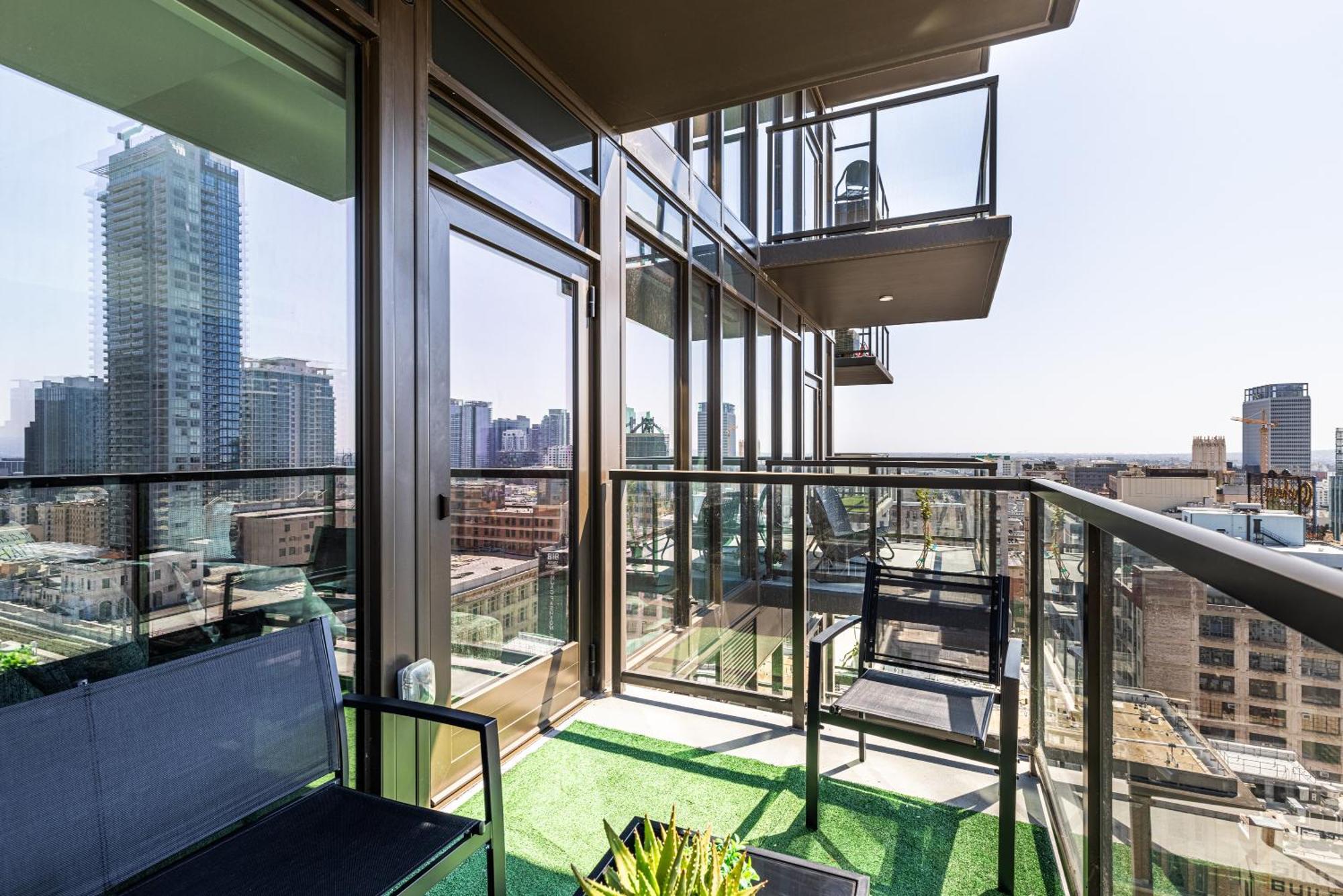 Floor 3 Bed 3 Bath Penthouse Living In Luxury Apartamento